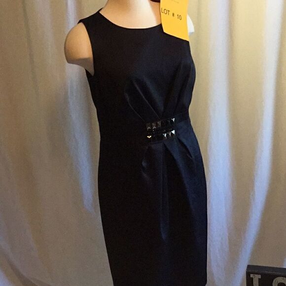 Sandra Darren Dresses & Skirts - Midnight blue evening dress w/ jeweled waist in 10